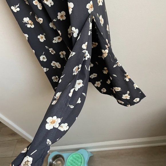 Soprano / Black & Cream Floral Off The Shoulder Midi Dress - Picture 5 of 8